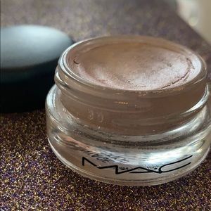 MAC Paint Pot in Vintage Selection - used